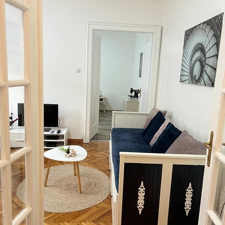 Center Retro Apartment Ni Extérieur photo