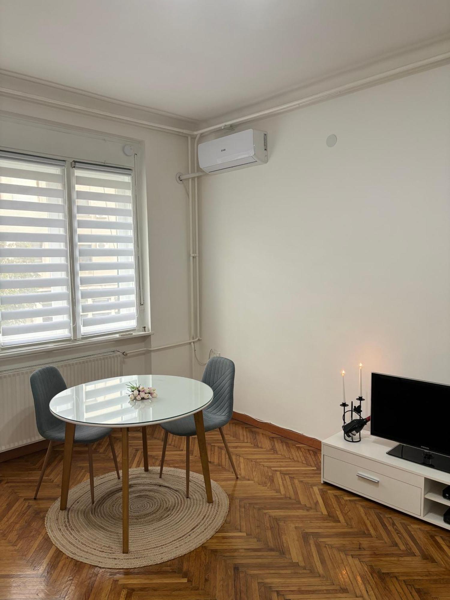 Center Retro Apartment Ni Extérieur photo
